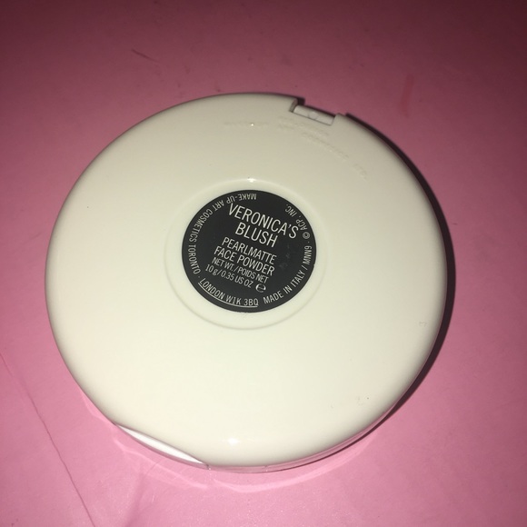 Mac pearl matte face powder - Picture 3 of 3